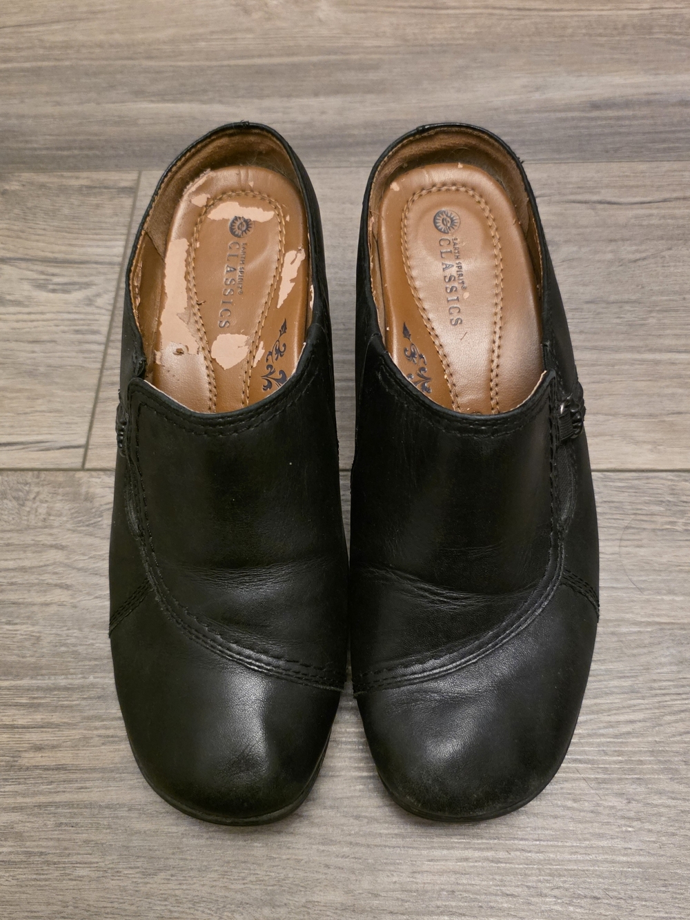 Earth Spirit Classics "Elaine" Black Leather Mules Clogs - Size 8.5